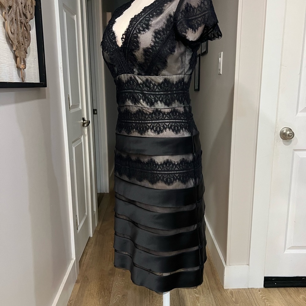 JS Collections black lace over cream lining short sleeve stunning dress - Picture 5 of 17